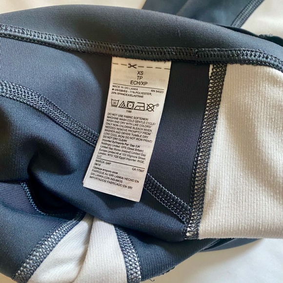 GAP - Sculpt Gray Cropped Active Pants - Size XS - Picture 6 of 15